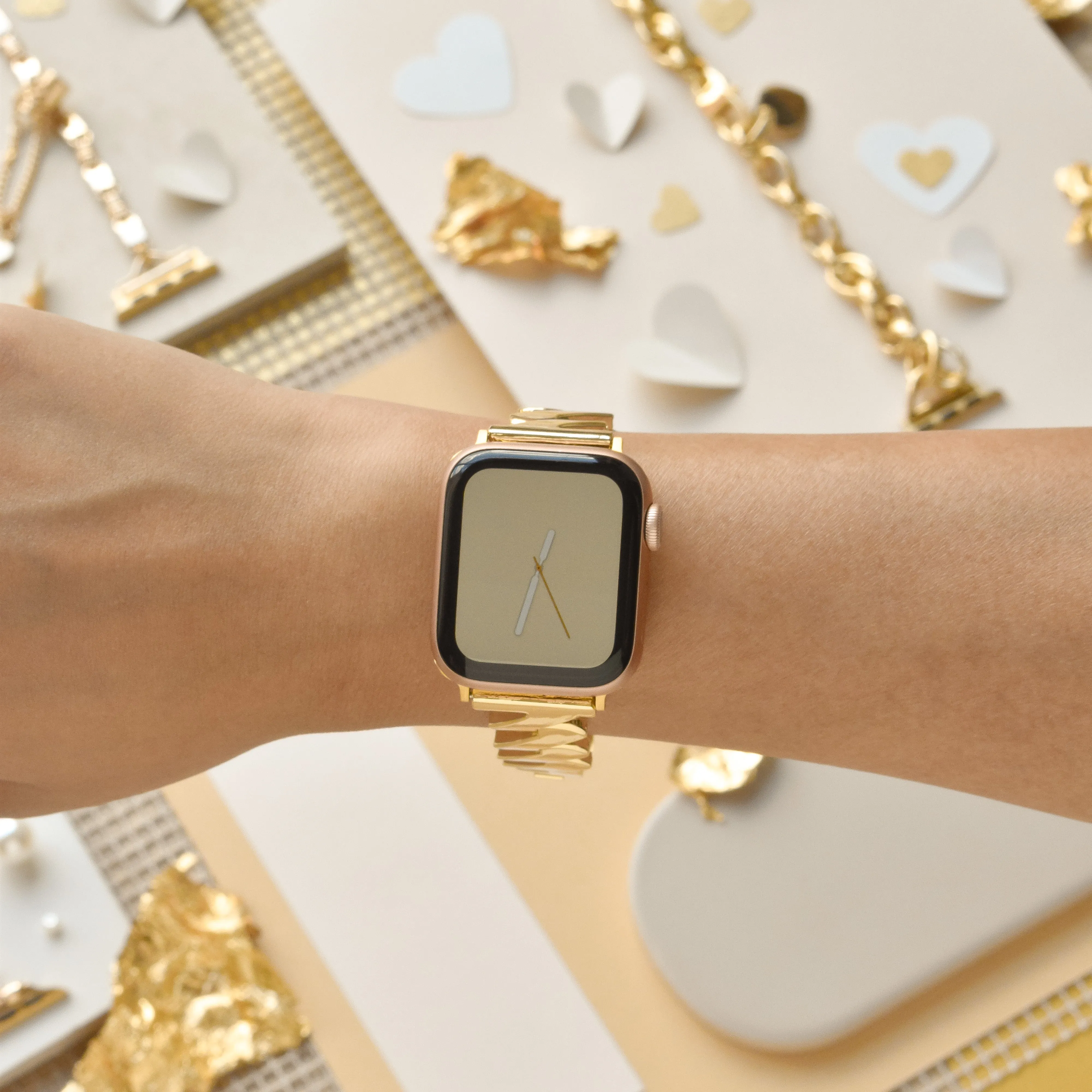 Get Wavy Apple Watch Strap - Gold