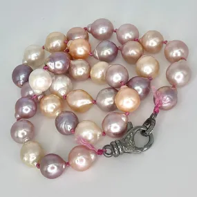 Pastel Luminous Pearl Necklace