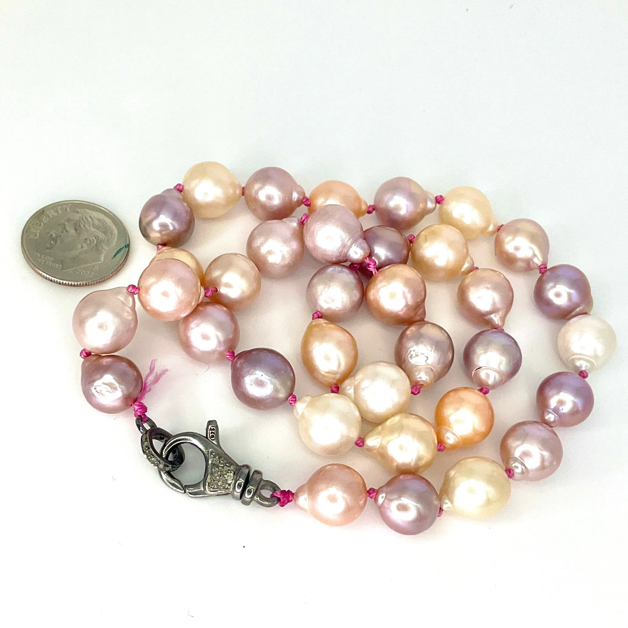 Pastel Luminous Pearl Necklace